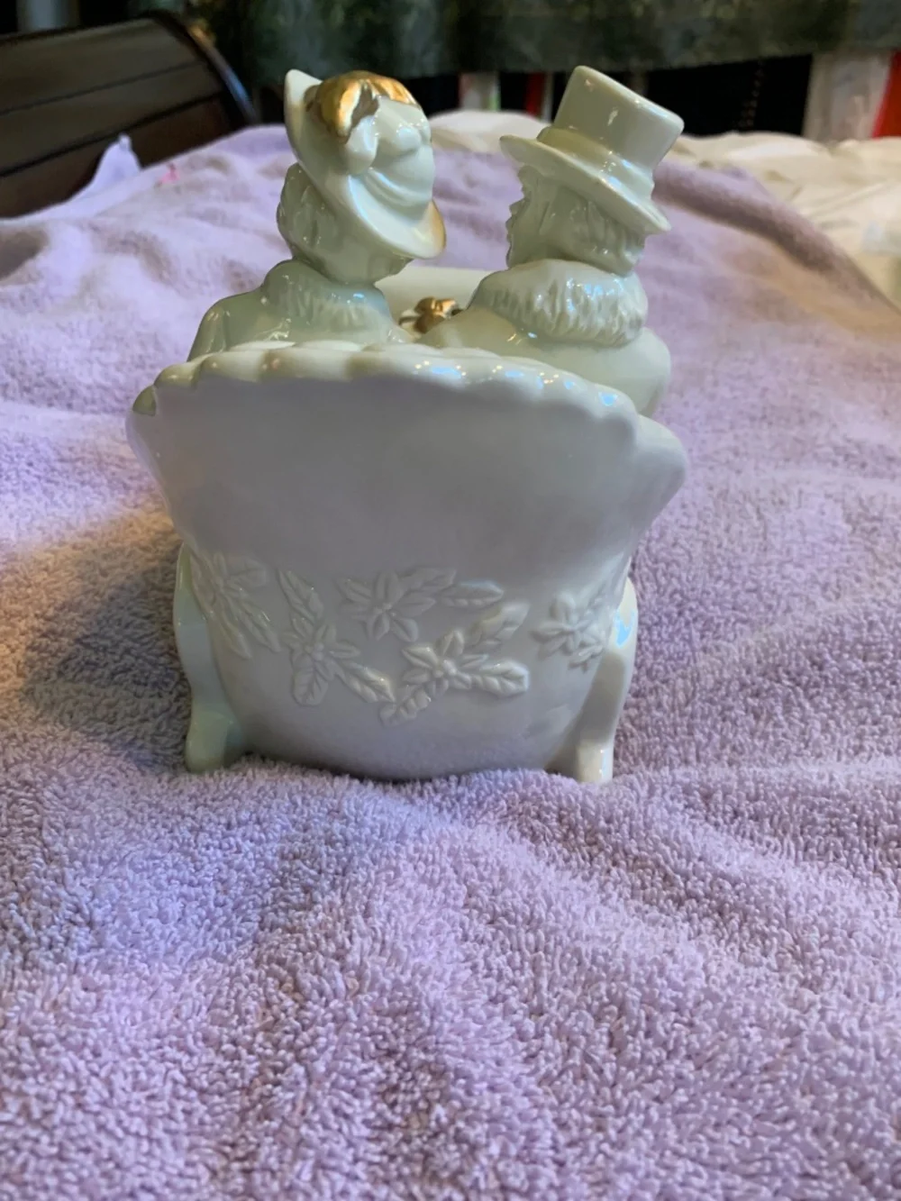 New in Box Trimmings Etc Cream/Gold Porcelain Sleigh